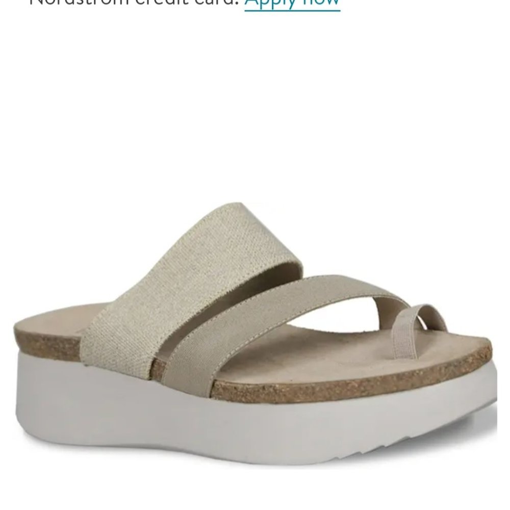 Munro Tan Sandals with Cushioned Footbed